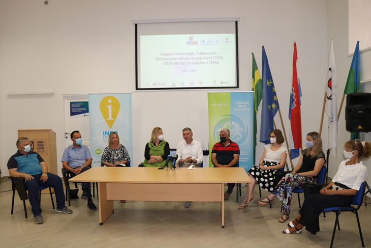 S današnje konferencije za novinare