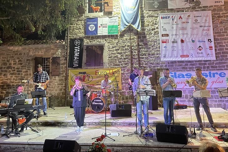 Zdenka Kovačiček i Greenhouse Blues Band (Foto Hrvatska glazbena mladež)