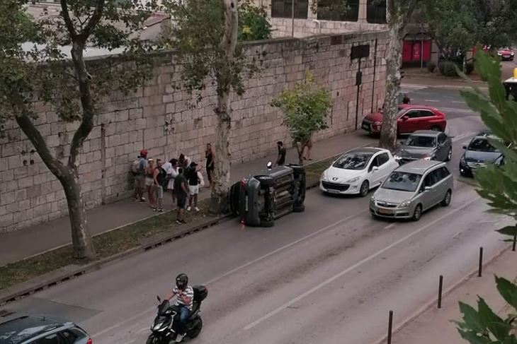 Prometna nesreća na Bulevaru (Snimila čitateljica)