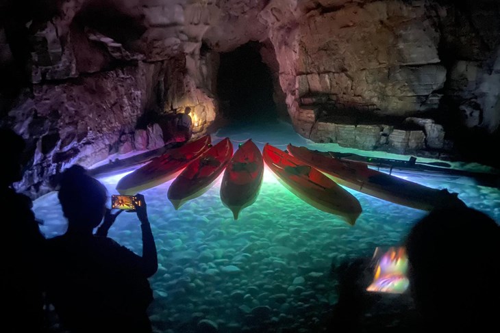 Najviše im se ipak svidio obilazak špilje na Galebovim stijenama (Foto: Pula Outdoor)