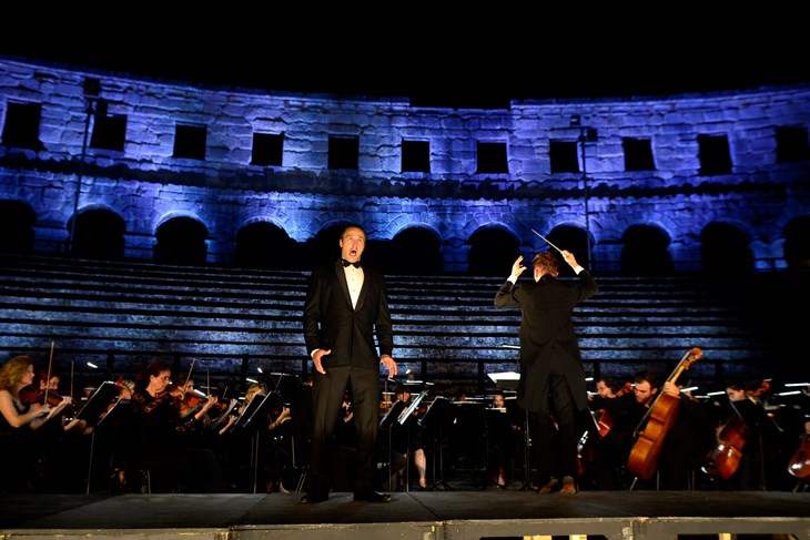 Koncert je završen dugotrajnim ovacijama (Snimio Dejan Štifanić)