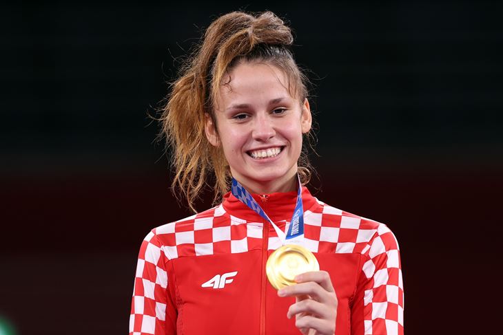 Matea Jelić (Hina)