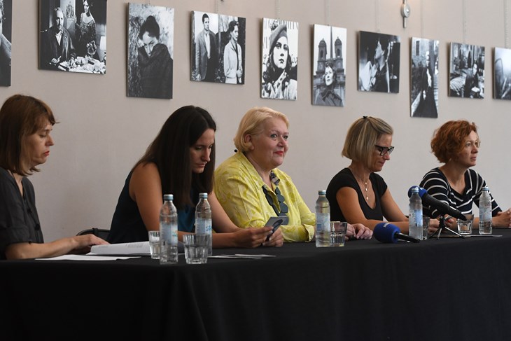 S današnje konferencije za novinare (Snimio Milivoj Mijošek)