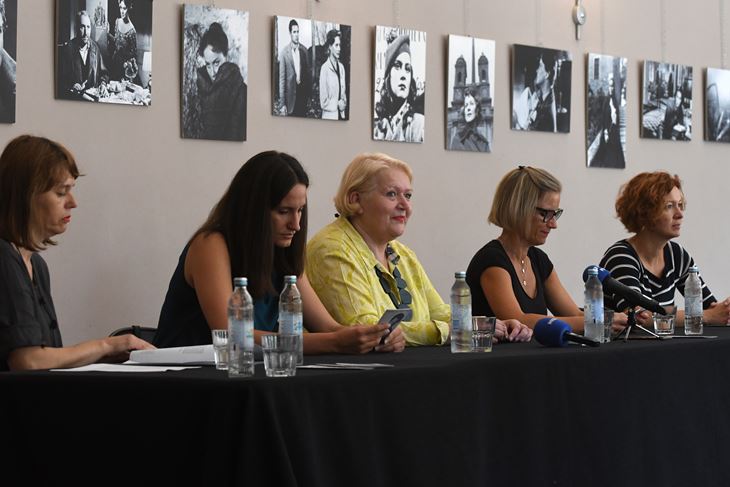 S današnje konferencije za novinare (Snimio Milivoj Mijošek)