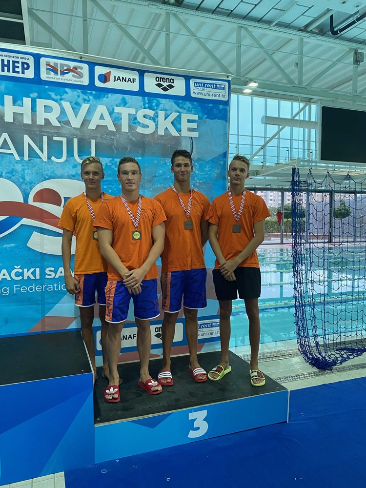 Rovinjska brončana štafeta 4x100 mješovito