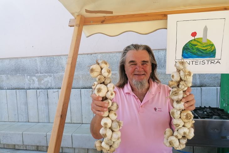 Ivan Jakovčić sa svojim češnjakom predstavio se na porečkom Festivalu istarskog češnjaka