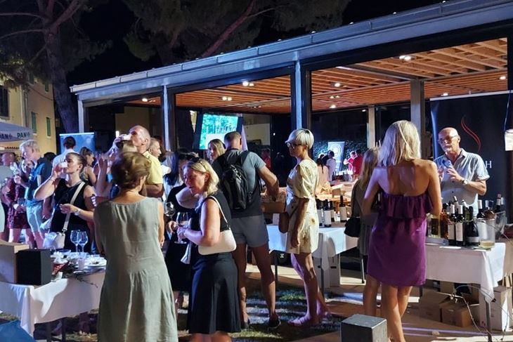 Manifestacija "Che gusto" u Novigradu