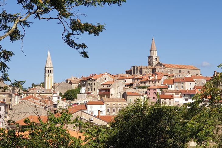 Ruševne zgrade prodavale bi se u starogradskoj jezgri Buja (Snimio Luka Jelavić)