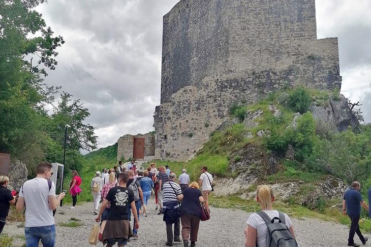 BUZET - kastel Petrapilosa, otvaranje turisticke sezone, slika TZ Buzet