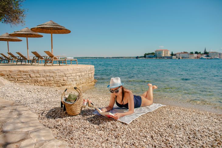 Uređena plaža gostima je važna koliko i kvalitetan smještaj Valamar Isabella Island Resort (TZ POREČ)