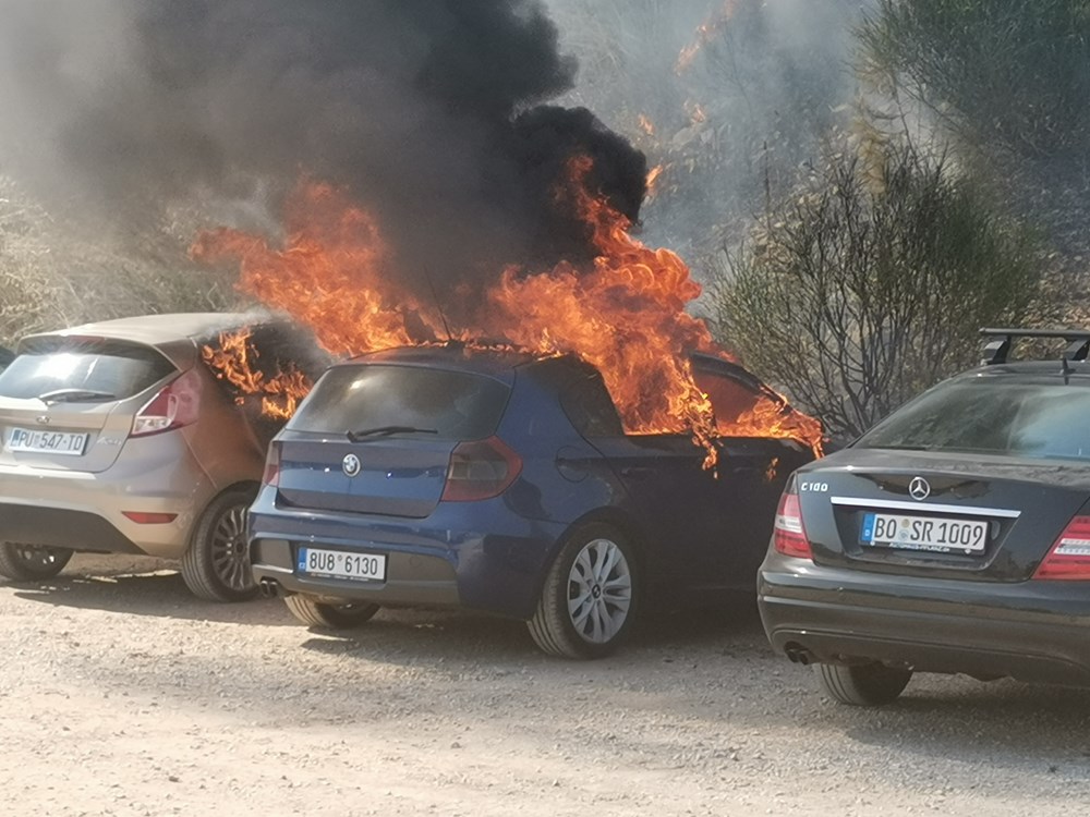 Požar automobila u Rabcu (snimio Branko BIOČIĆ)