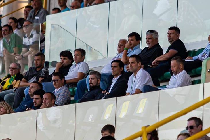 UVJERIO SE U KRIVI PUT - Sergio Fernandez na tribini Drosine (Foto: nkistra1961.com)