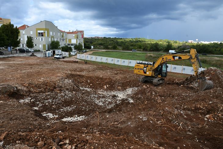 Novi POS stanovi na Štangi trebalo bi biti gotovi za 480 dana (Snimio Milivoj Mijošek)
