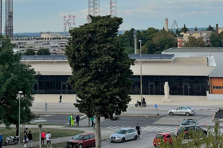 Prometna nesreća u ulici Veruda (Foto: čitateljica)