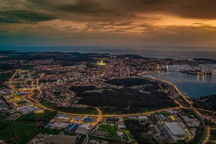 (foto Grad Pula)