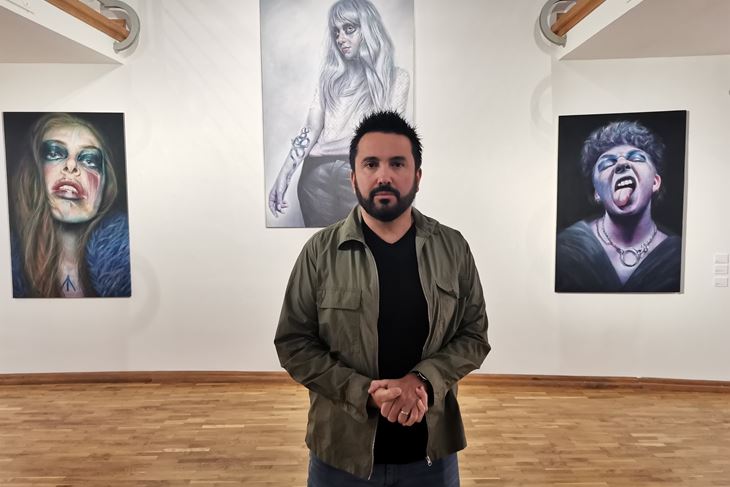 Autor prilikom otvorenja izložbe (Snimio Branko Biočić)