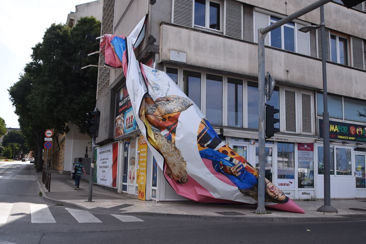 Plakat prije dolaska vatrogasaca Snimio DUško Marušić Čiči 