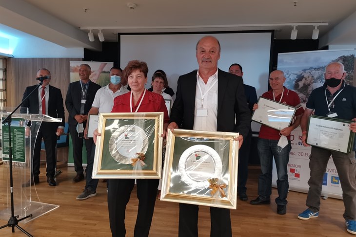 Svi nagrađeni, u prvom planu šampioni (Snimio Branko Biočić)