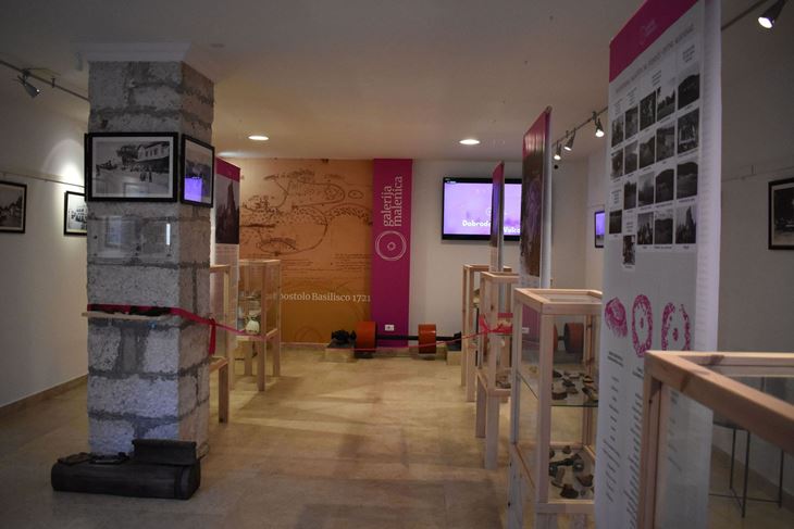 Postav u kanfanarskoj galeriji