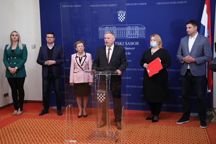Marina Opačak Bilić, Domagoj Hajduković,  Vesna Nađ, Davorko Vidović, Ivana Posavec, Davor  Bernardić (Hina)