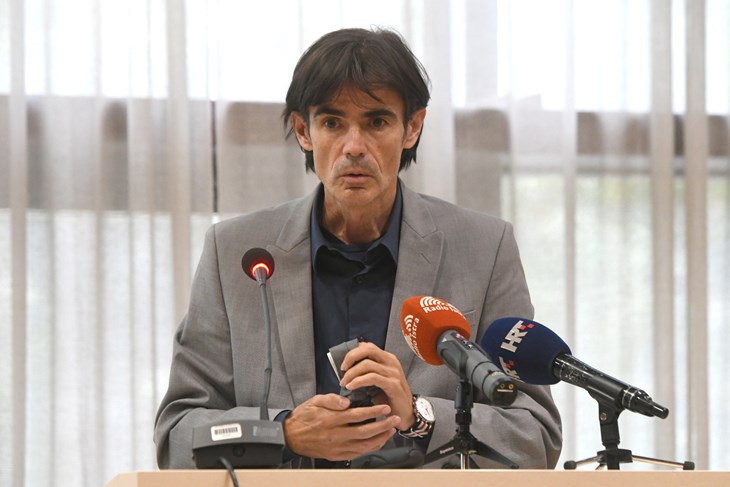 Aleksandar Stojanović na današnjoj sjednici (snimio M. MIJOŠEK)