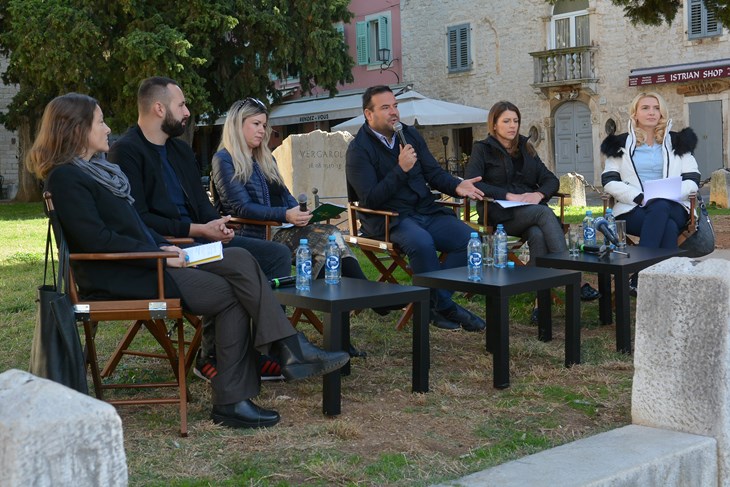 Panel su vodili gradonačelnik Filip Zoričić, gradske pročelnice Elvira Krizmanić Marjanović i Dijana Ažić, predsjednica Društva arhitekata Istre Breda Bizjak i predsjednik gradskog Savjeta mladih Paolo Pelesk (Snimio Danilo Memedović)