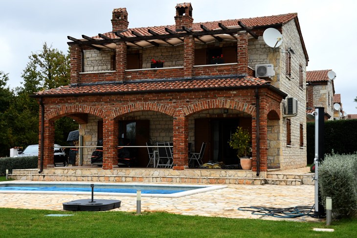 Vila u naselju Paradiž (snimio Milivoj Mijošek)