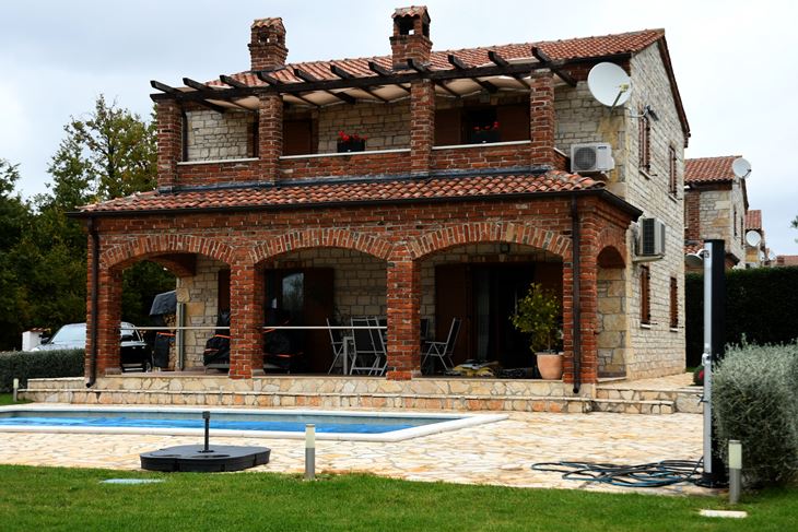 Vila u naselju Paradiž (snimio Milivoj Mijošek)
