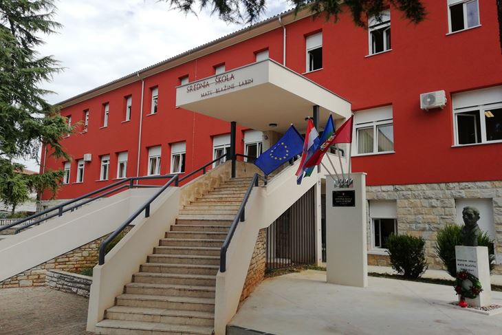 Srednja škola Mate Blažine u Labinu (Snimio Branko Biočić)