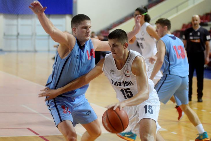 ZATRPAO KOŠ RIJEČANA - Nikola Ostojić (Snimio Dejan ŠTIFANIĆ)