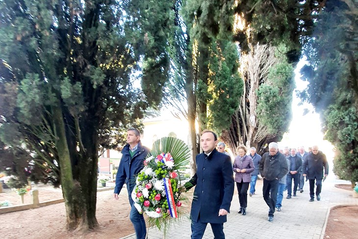 Polaganje vijenaca u Poreču