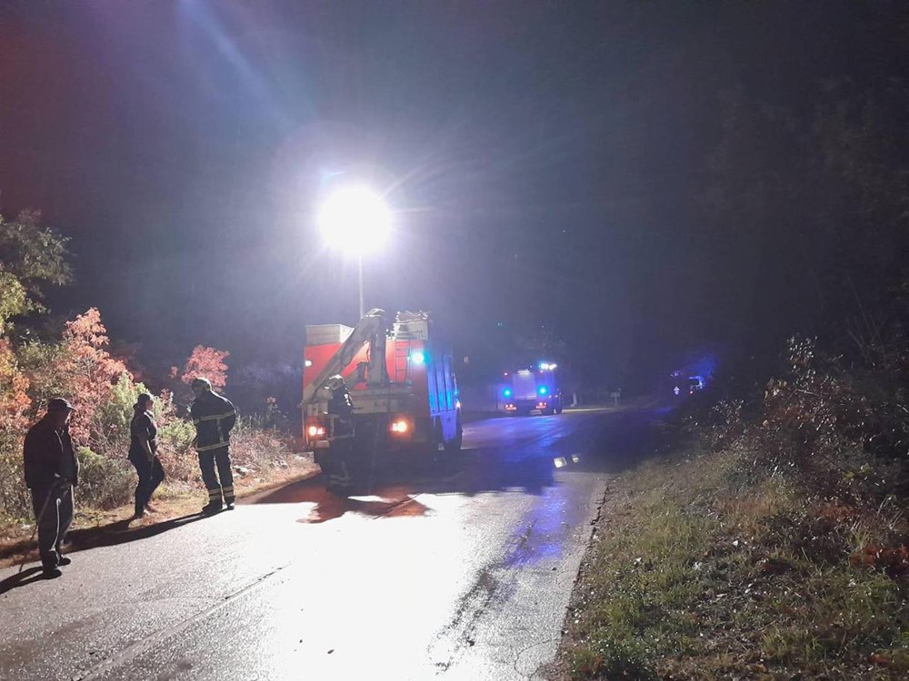 Prometna nesrecxxa prevrtanje vozila na cesti Vodnjan - Divsxicxxi (Foto JVP Pula)  