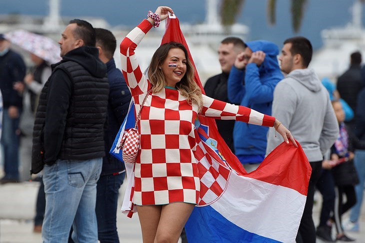 Navijači u Splitu (hina/EPA)