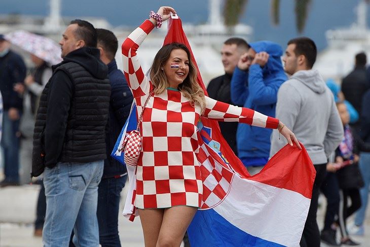 Navijači u Splitu (hina/EPA)