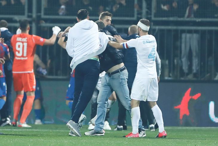 Jedan upad navijača Rijeke "riješio" je šef osiguranja Hajduka