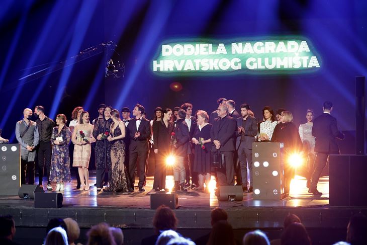 Dobitnici nagrada na pozornici zagrebačkog HNK-a (Hina)