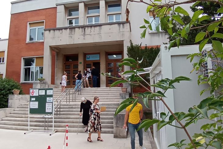 U Zavodu  za javno zdravstvo  testirano je 563 uzoraka  (Snimila Duška PALIBRK)