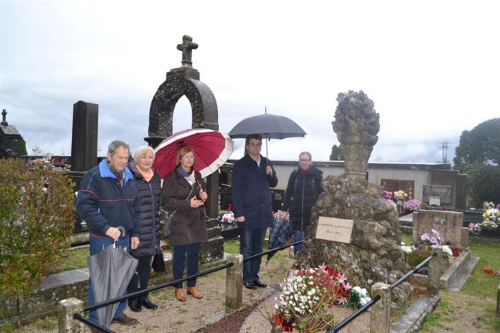 Polaganje vijenca na grob Giuseppine Martinuzzi