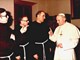 Papa sv. Ivan Pavao II. s tri posljednja predsjednika Komisije u siječnju 1982. - fra Josip Bepo Percan, fra Barnaba Hekić i fra Luka Modrić
