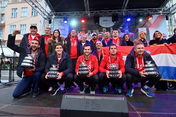 FINALISTI DAVIS CUPA - Hrvatski tenisači na dočeku u Zagrebu (Snimio Boris Kovačev / Cropix)