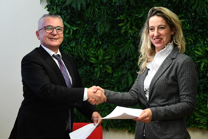 Direktor Croatia Airlinesa Jasmin Bajić i direktorica Zračne luke Pula Nina Vojnić Žagar(Snimio Milivoj Mijošek)