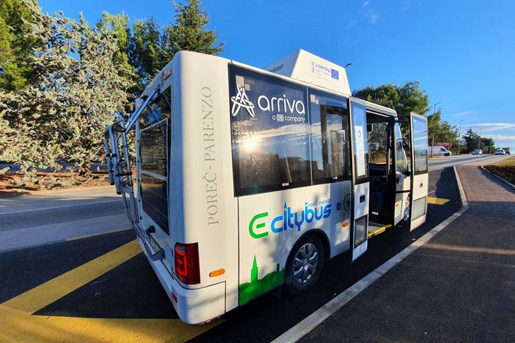 Električni mini bus