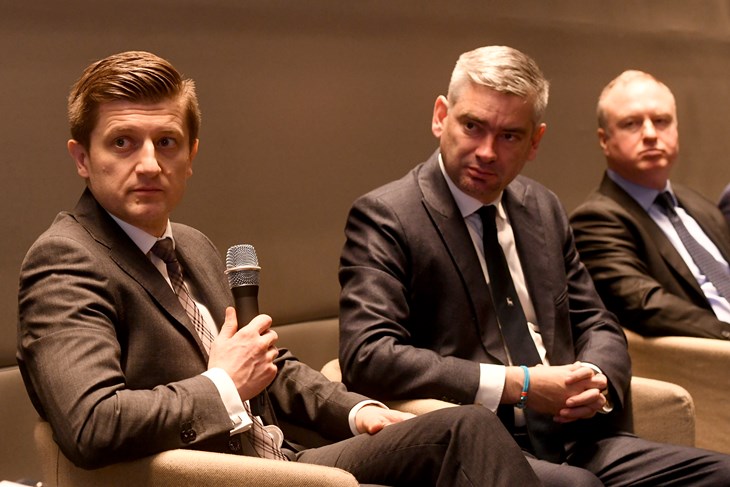 Brojni ugledni uzvanici sudjelovali su u panel diskusiji (Snimio Milivoj Mijošek)