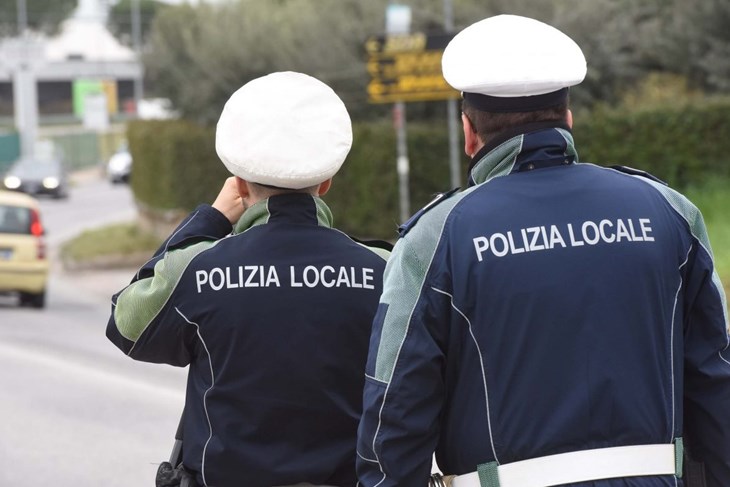 lokalna policija, Italija; izvor: www.napolike.it