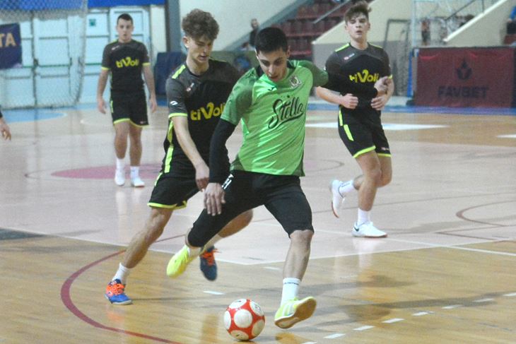 ZELENI U POLUFINALU - Belmin Hasanbašić (Stella Šijana juniors) uspješniji od Matea Otočana (Tivoli) (Snimio Danilo Memedović)