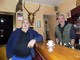 Draženko Čendak ispred konobe Lovac - nastavlja 120. godišnju ugostiteljsku tradiciju (Snimila Gordana Čalić Šverko)