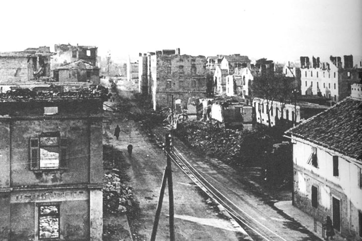 Porušena Pula: Jeretova ulica nakon savezničkog bombardiranja 9. siječnja 1944. godine 