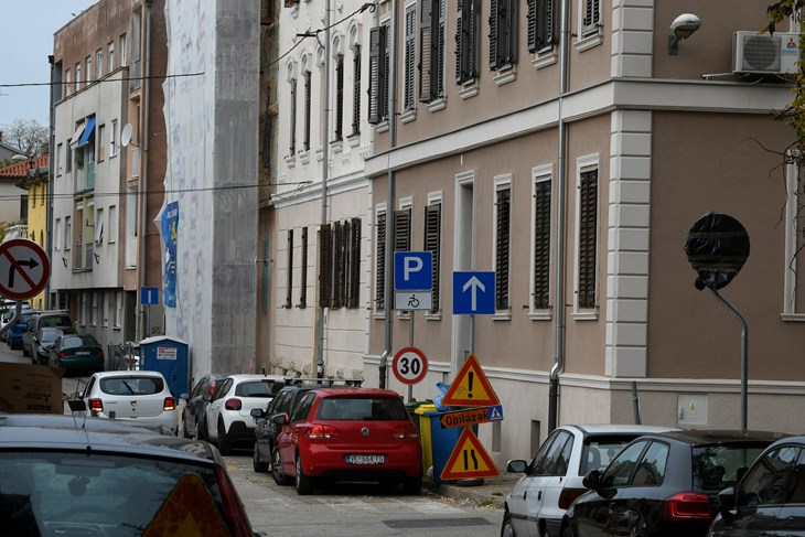 Karlovačka ulica u Puli (Snimio Milivoj Mijošek)
