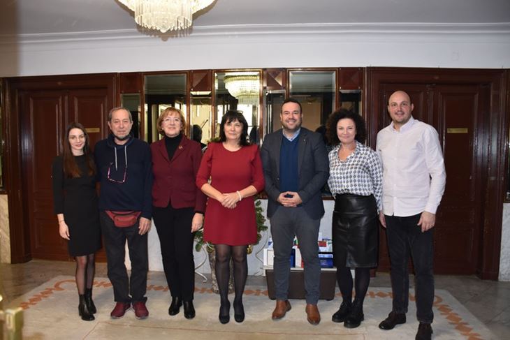 Pulska HTV-ova ekipa emisije "More" na prijemu u pulskoj Gradskoj palači (Foto: Grad Pula)