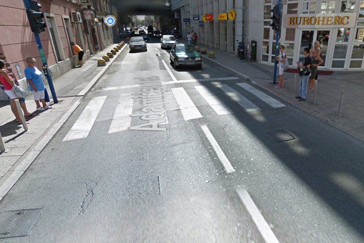 Pješački prijelaz u Adamićevoj jedan je od najprometnijih u Rijeci (Google Maps)